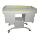 MESA PARA EXAMEN PEDIÁTRICO CON TALLIMETRO MA-4